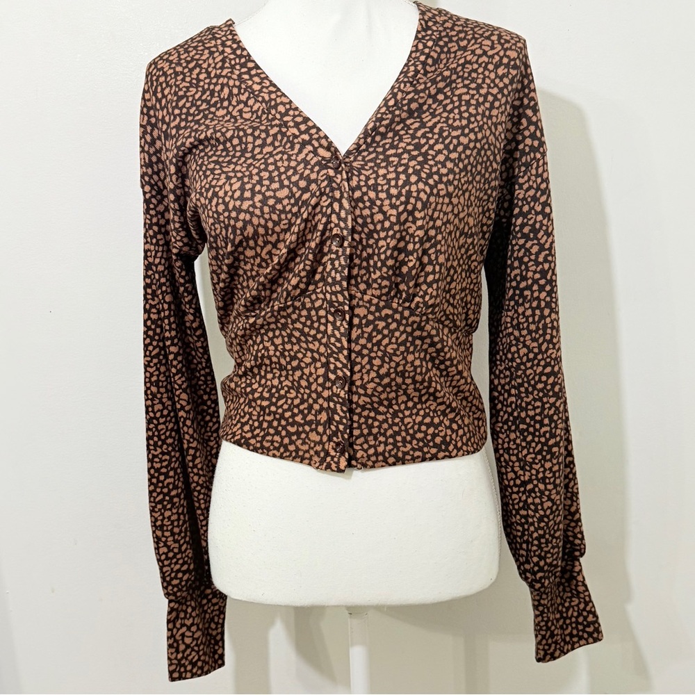 Hem & Thread NWT Animal Spotted Print V-Neck Button Up Cardigan / Top – Size S